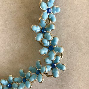Charming Blue Flower Vintage Necklace